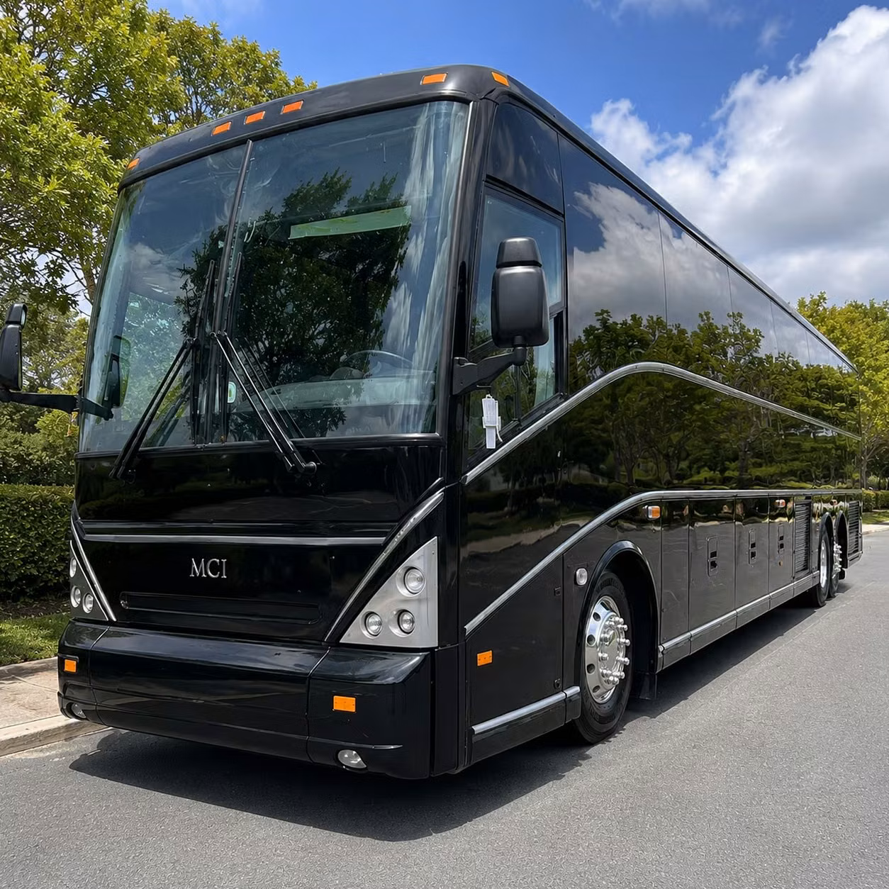 charter bus rentals for jupiter weddings and waterfront venue shuttles