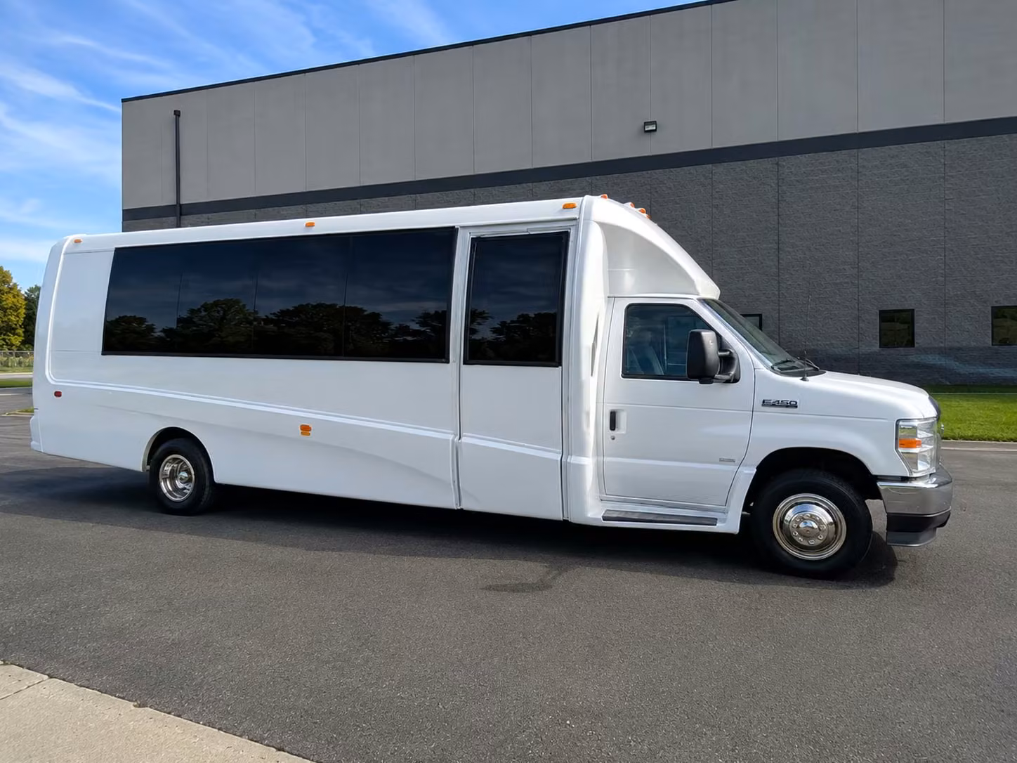 jupiter 15 passenger minibus rental